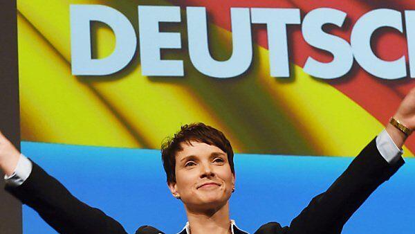 AfD-Chefin Petry beim Bundesparteitag in Hannover