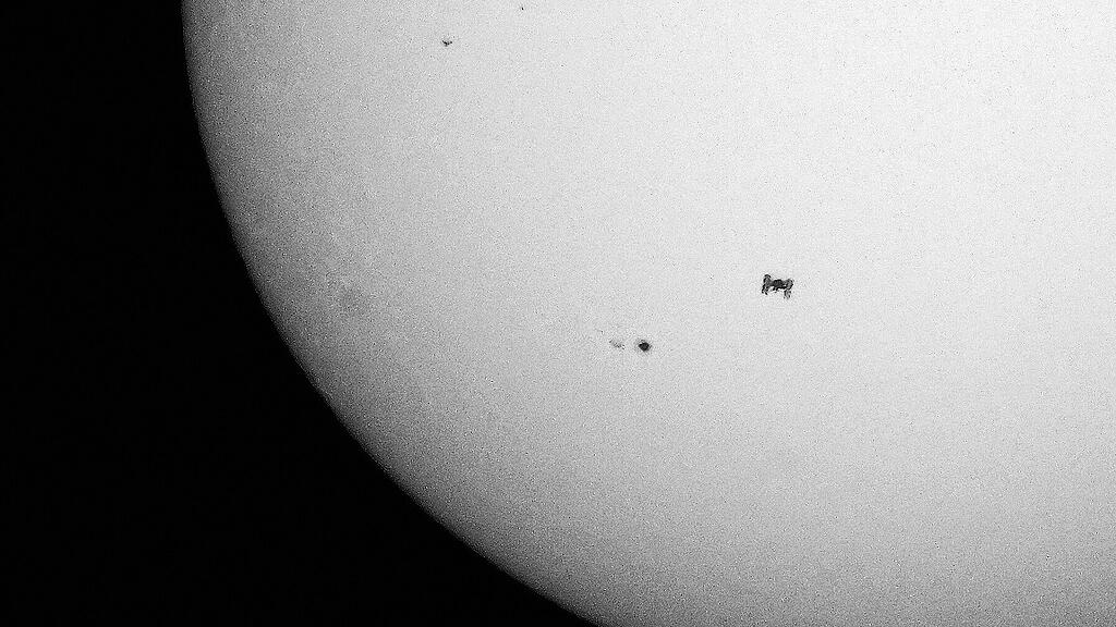 ISS vor der Sonne
