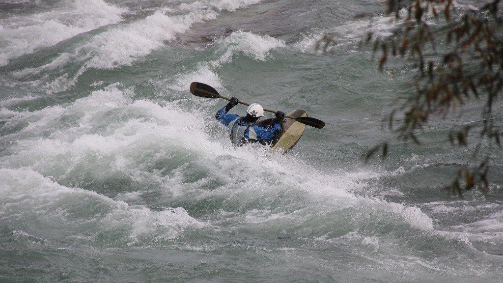 Kajak Freestyle auf der Salzach