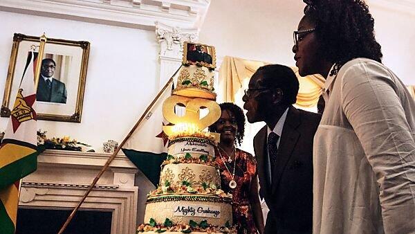 Präsident Mugabe hat sein Land fest im Griff