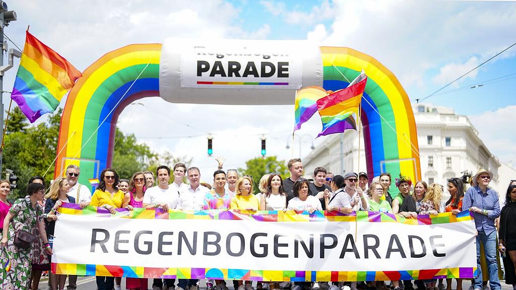 Regenbogenparade Wien 2023