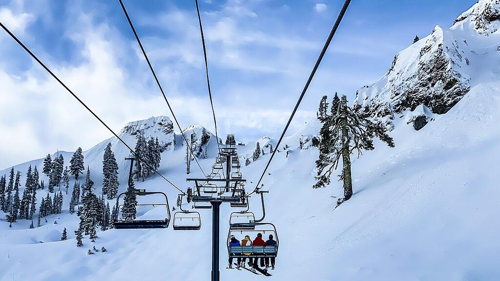 SB: Skifahren, Sessellift, Lift, Skilift,