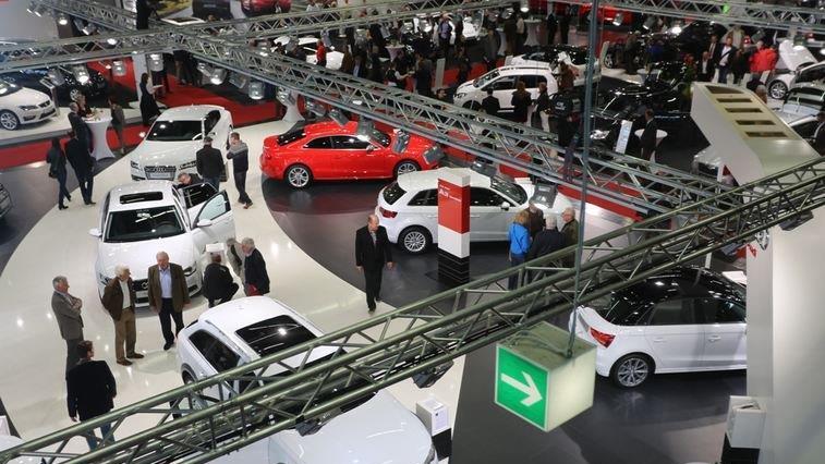 Automesse: Blick durch die Hallen