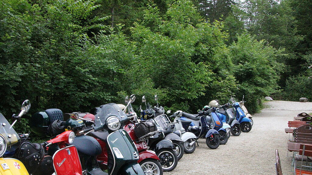 Vespa Treffen beim Latschenwirt