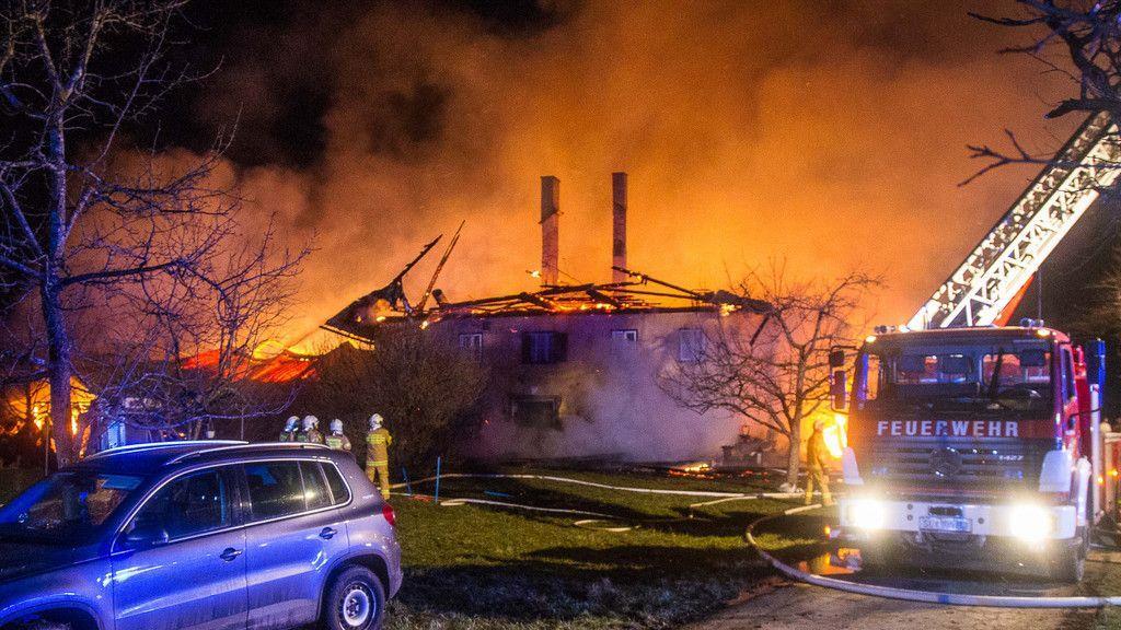 Großbrand bei Bauernhof in Seekirchen