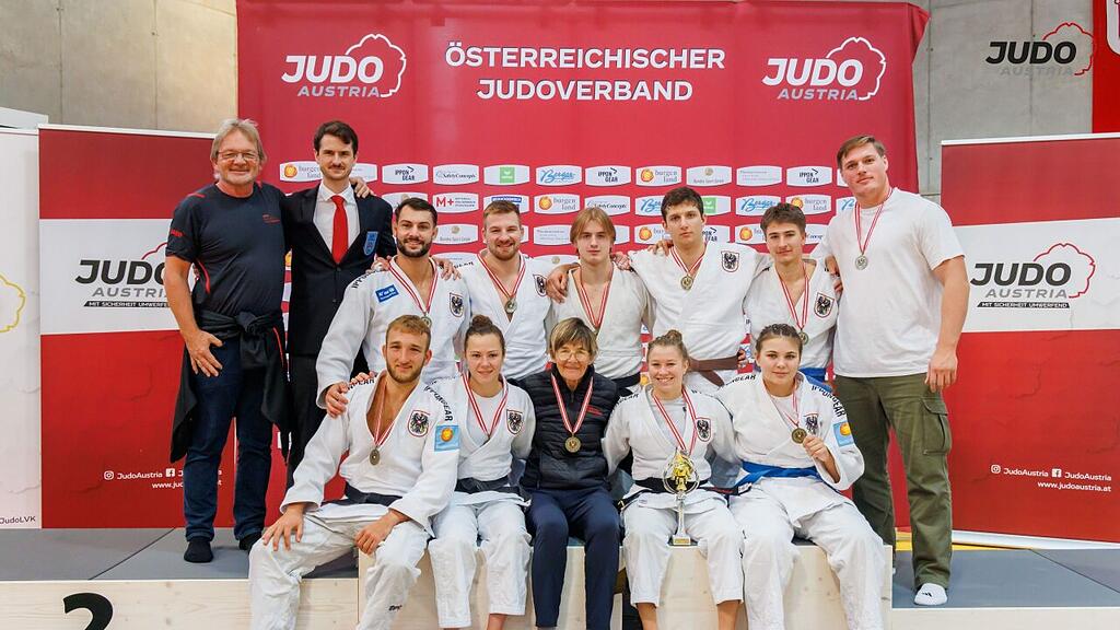 Sanjindo_Team_Mixed_Team.jpg