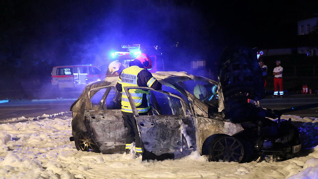 Pkw-Brand in Mondsee