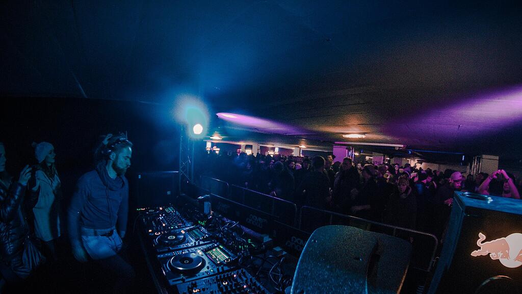 Rave on Snow