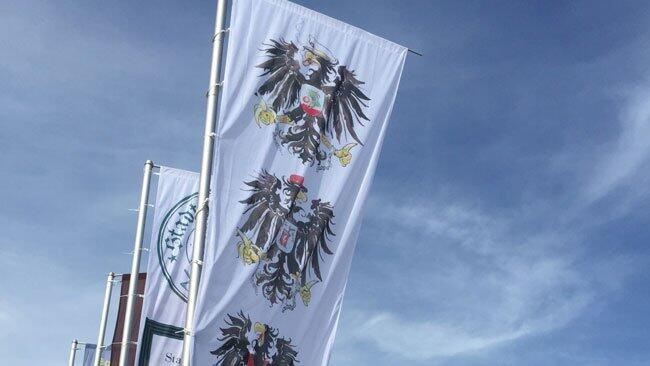 Die Fahnen wehten ein Jahr in Obertrum.