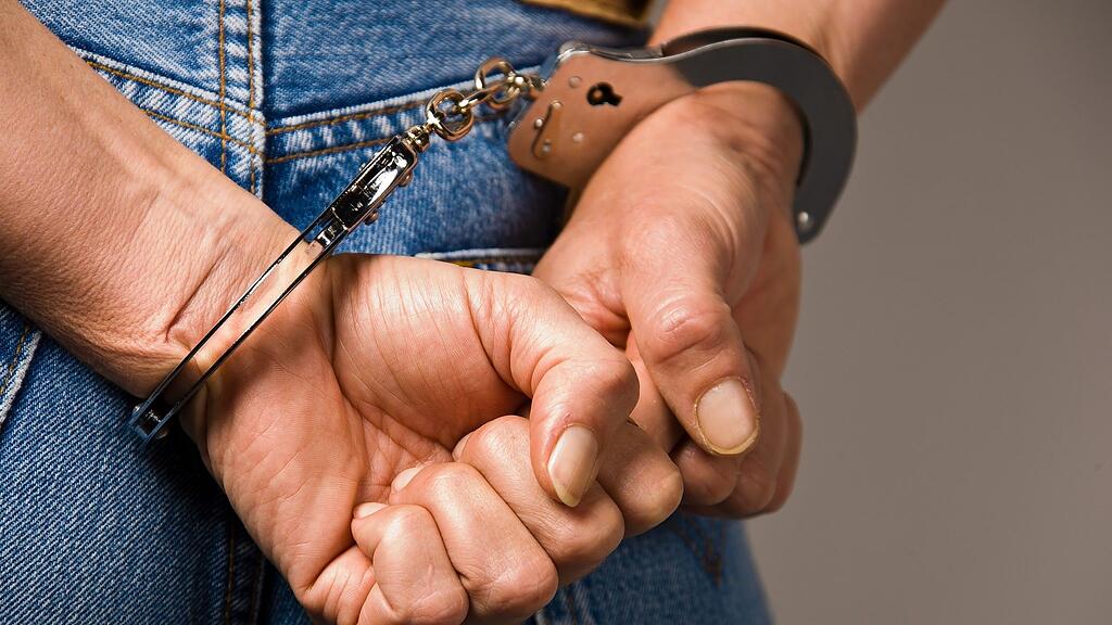 Der 31-jährige Wohnungsinhaber, in der der 24-Jährige erschossen wurde, wurde festgenommen.