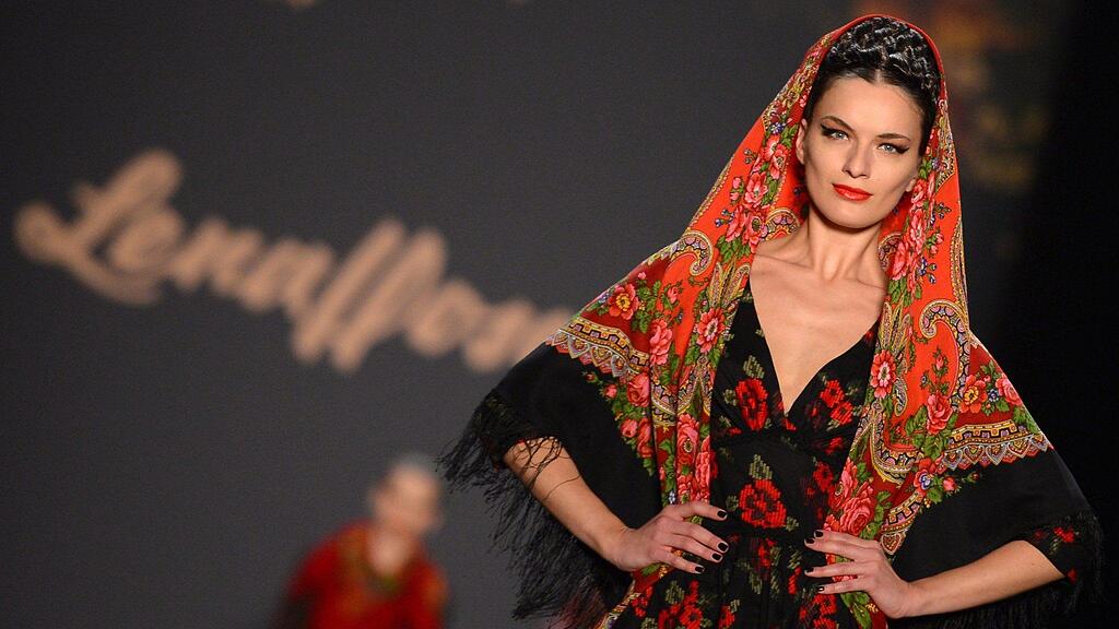 12. Berliner Modewoche: Show von Lena Hoschek fand im Anschluss an Eröffnungsschauen statt.