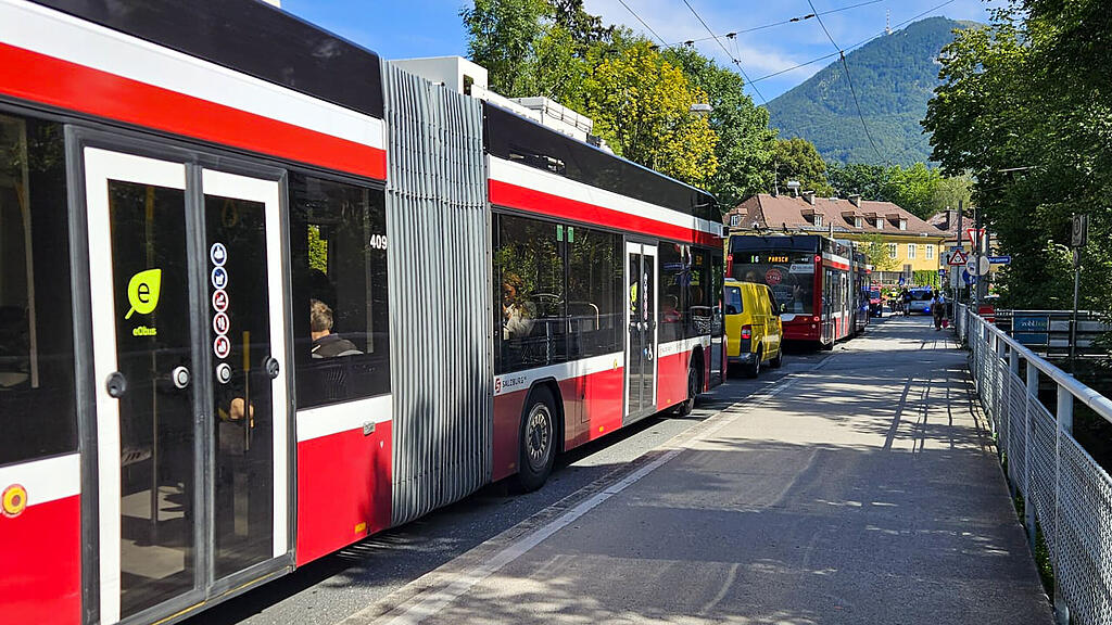 Obus-Oberleitung gerissen: Stau rund um Aignerstraße