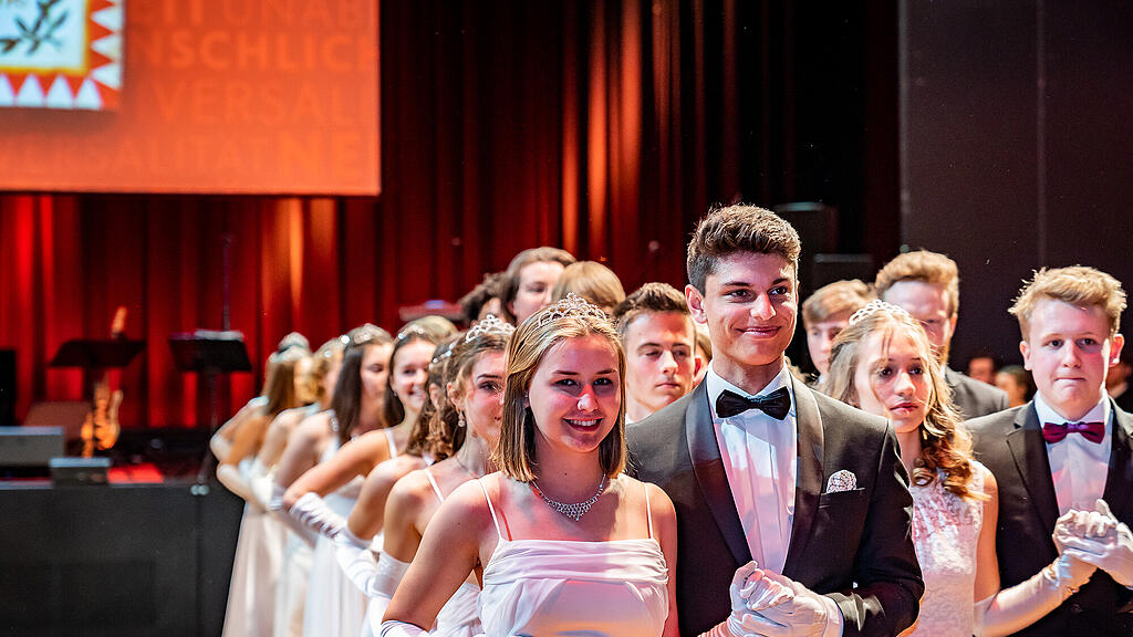 Rot Kreuz Ball 2020