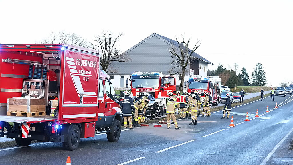 Pkw-Crash auf B158 bei Guggenthal
