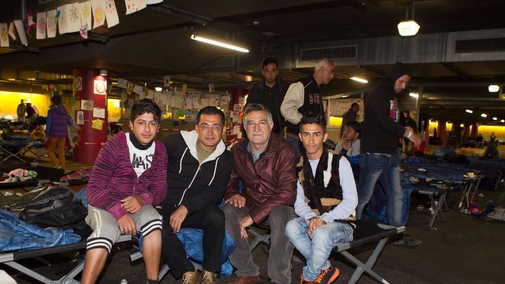 Flüchtlinge in der Bahnhofsgarage, SO