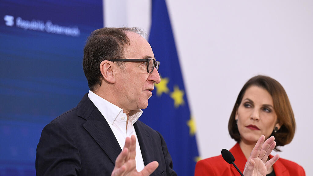 Rauch und Edtstadler im Ministerrat