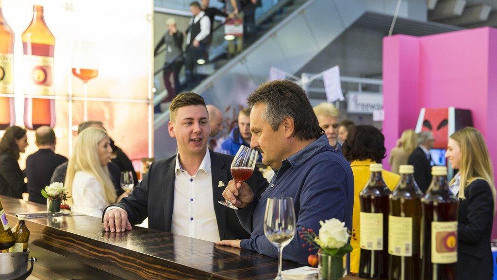 Alles für den Gast, Tag 1, III