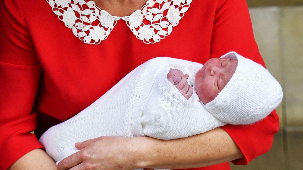 Prinz William und Herzogin Kate treten vor die Kameras