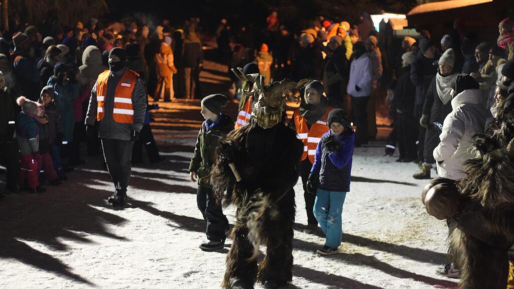 Perchtenlauf Lung\u00f6tz
