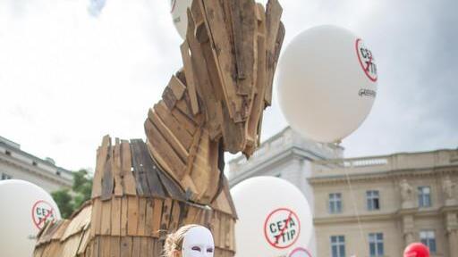 Demo gegen TTIP und CETA in Wien