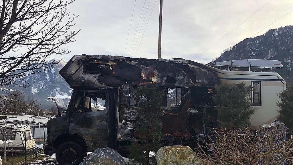 Wohnmobil im St. Johann in Flammen