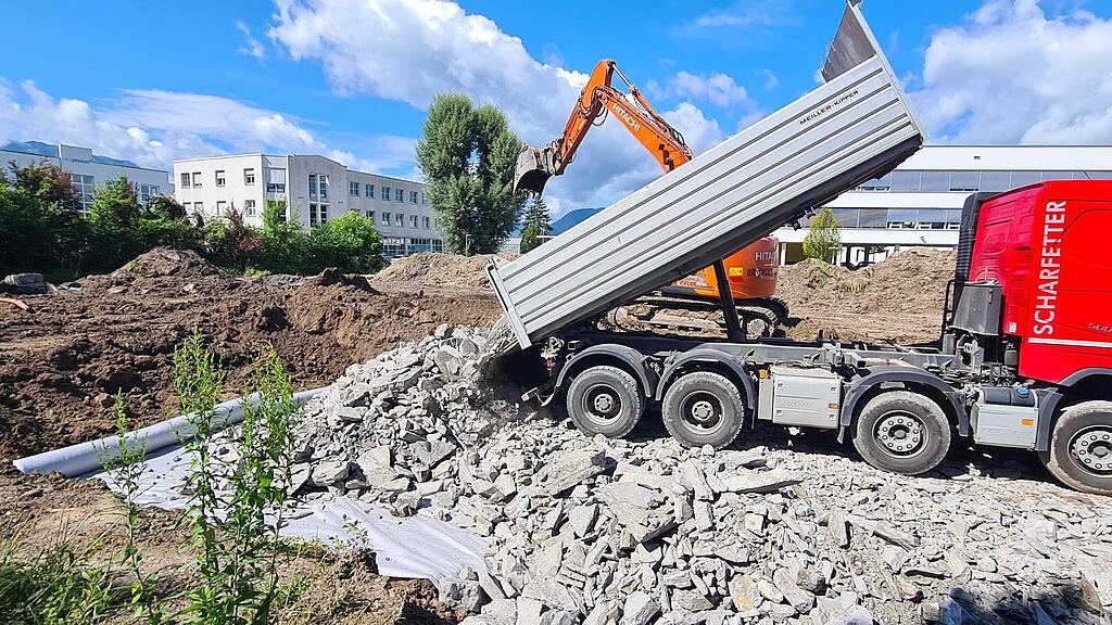Baustelle für Oldtimer-Depot von Red Bull in Salzburg-Maxglan