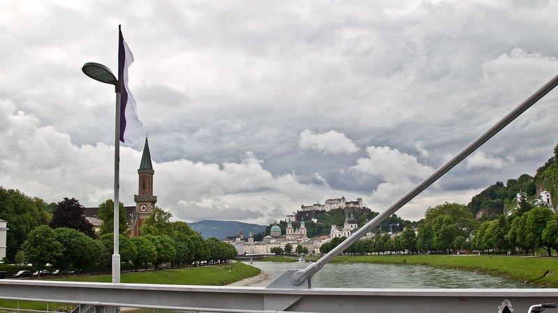 Mozartstadt in Violett-Weiß