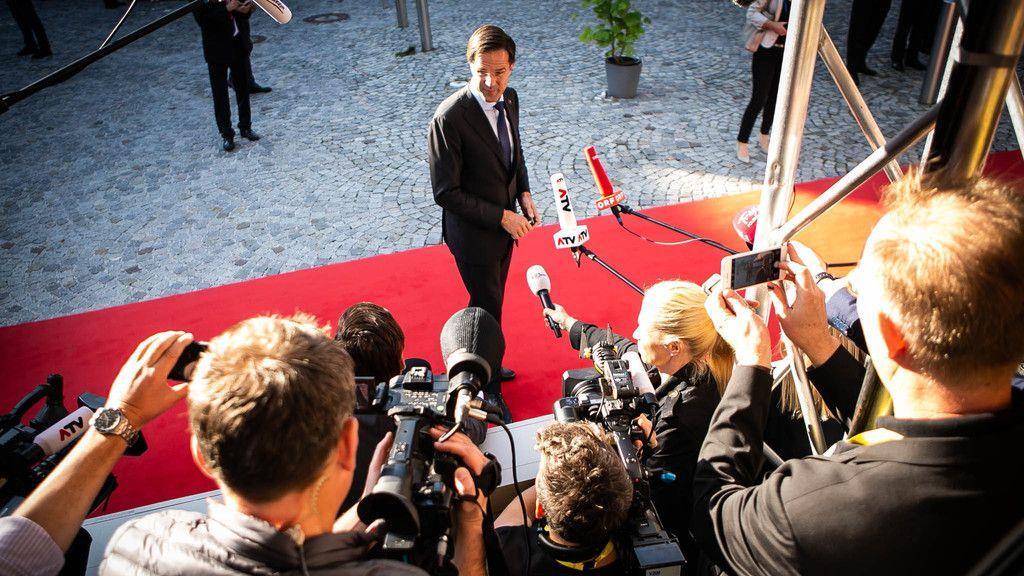Presserummel am roten Teppich