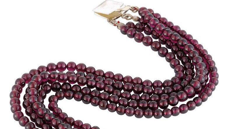 Schmuck im Trachten-Look, passend für Wiener Wiesn