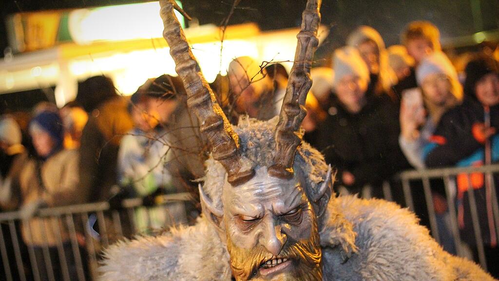 15. Krampuslauf am Villaparkplatz
