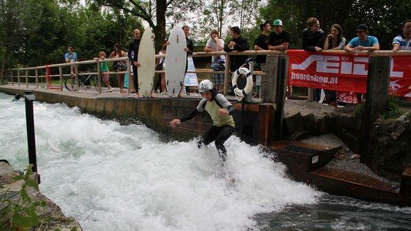 Surfen am Almkanal