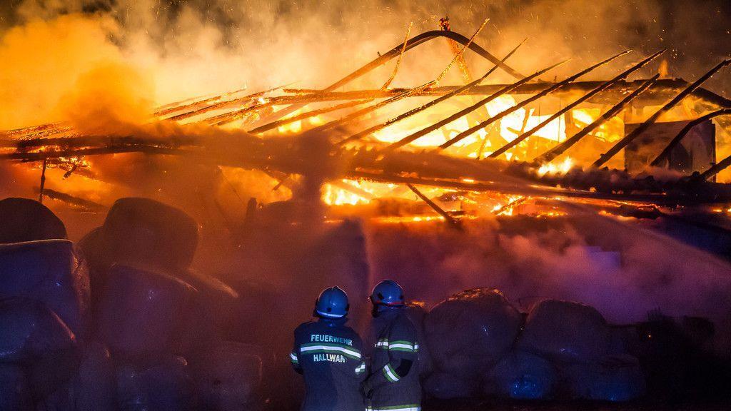 Großbrand bei Bauernhof in Seekirchen