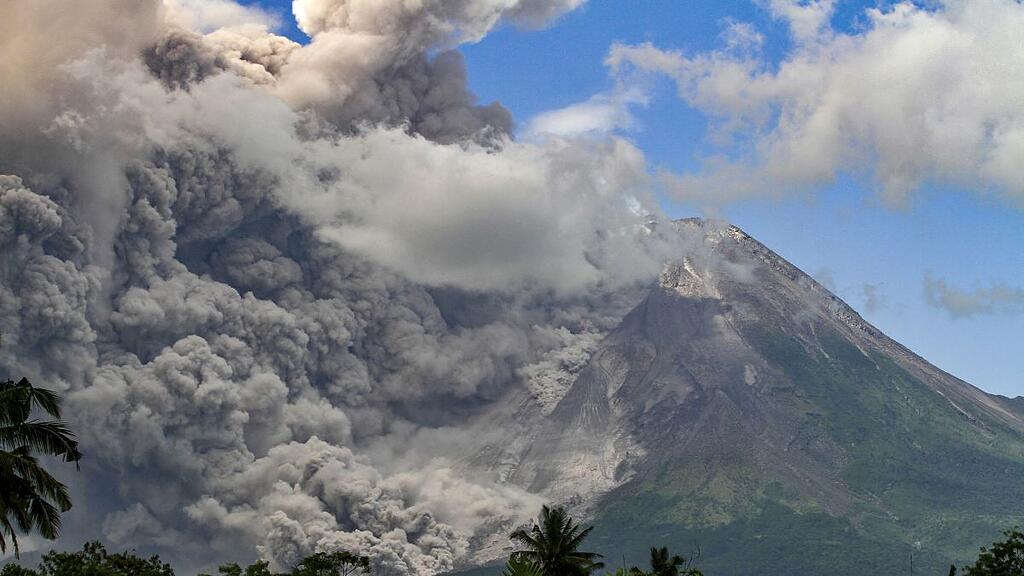 Vulkan Merapi ausgebrochen