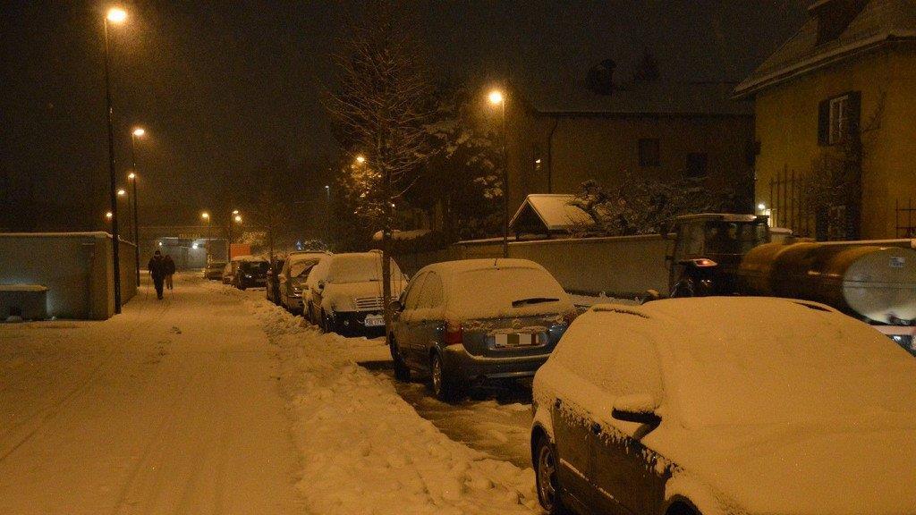 Schneefahrbahn auf den Straßen