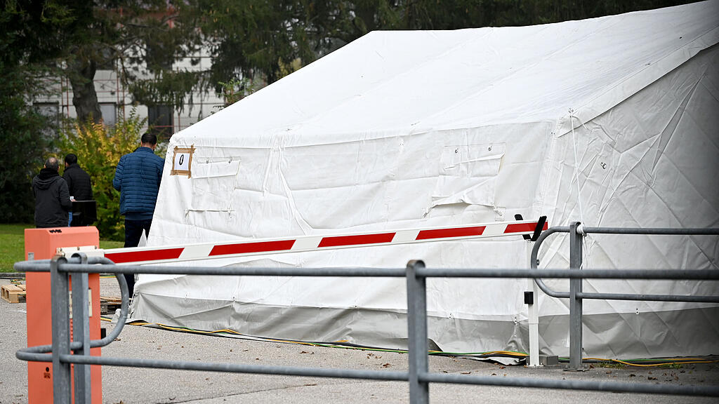 Unterbringung von Flüchtlingen in Zelten in OÖ