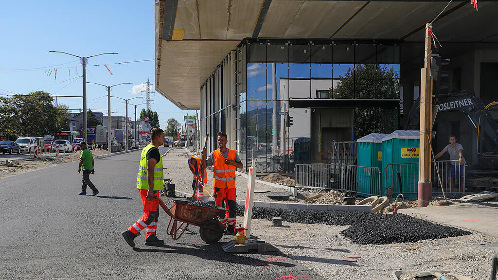 Münchner Bundesstraße: Asphaltierung