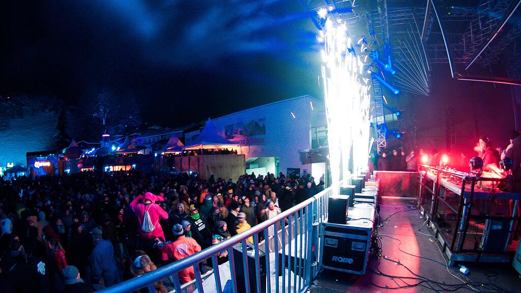 Rave on Snow