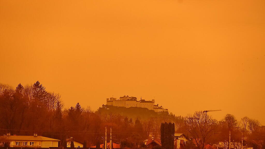 Mitte März färbte Saharastaub auch in Salzburg den Himmel orange