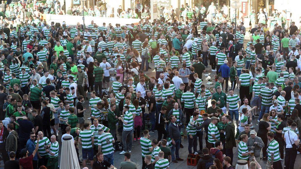 Celtic-Fans bevölkern Münchner Innenstadt