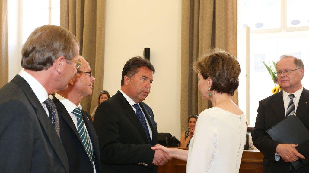 Neue Landesregierung angelobt, III