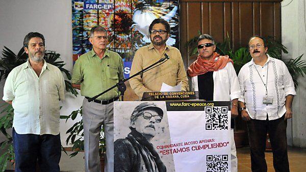 Farc-Vertreter nach den Verhandlungen am Samstag