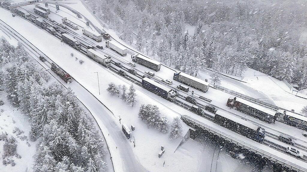 Schnee-Chaos auf Brennerautobahn