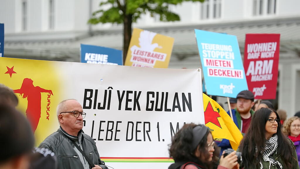 1. Mai-Demo in der Stadt Salzburg