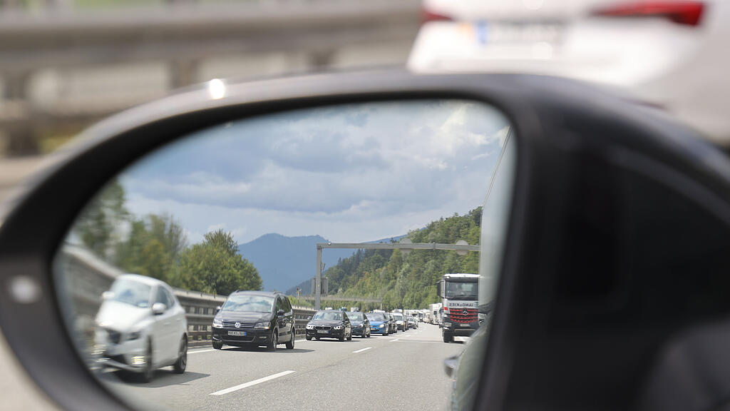 symb_stau symb_verkehr symb_a10 symb_tauernautobahn