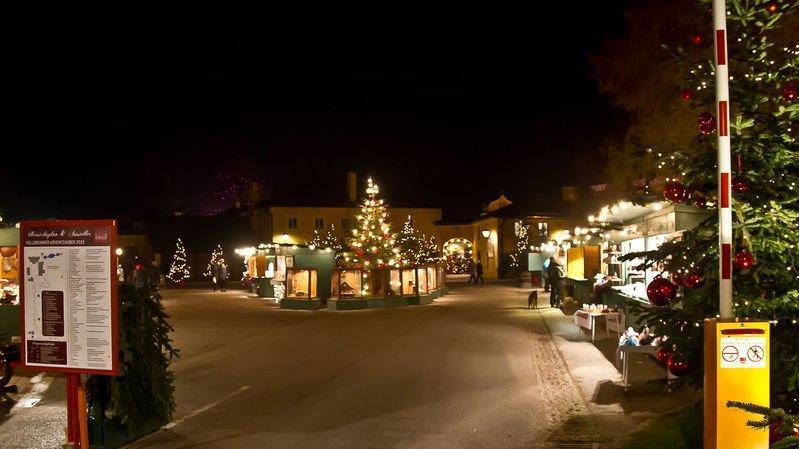 Adventmarkt in Hellbrunn