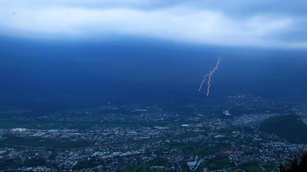Die Unwetter-Warnungen bleiben weiter aufrecht. (Archivbild)