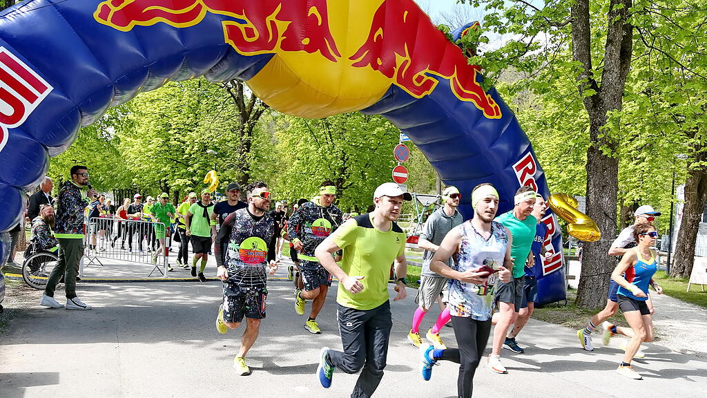 Wings For Life World Run Warm Up Volksgarten