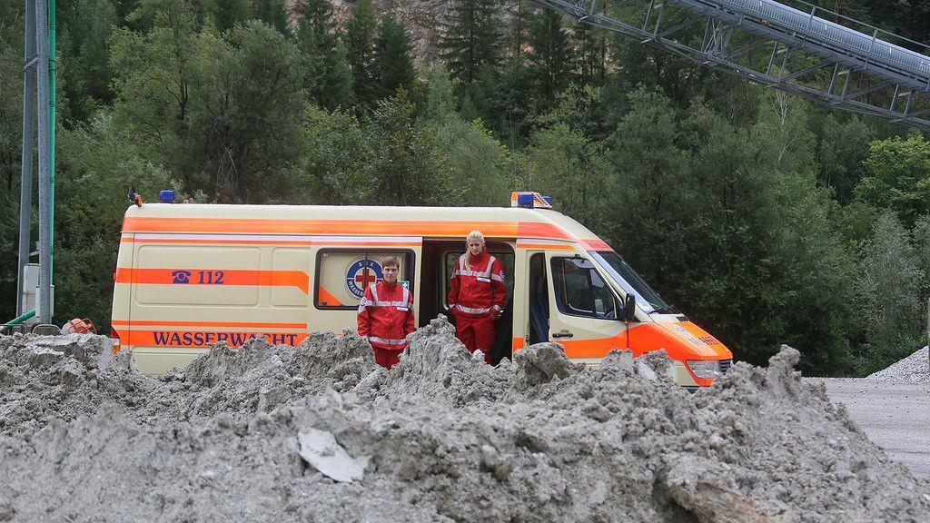 Suche nach Kuh in der Saalach