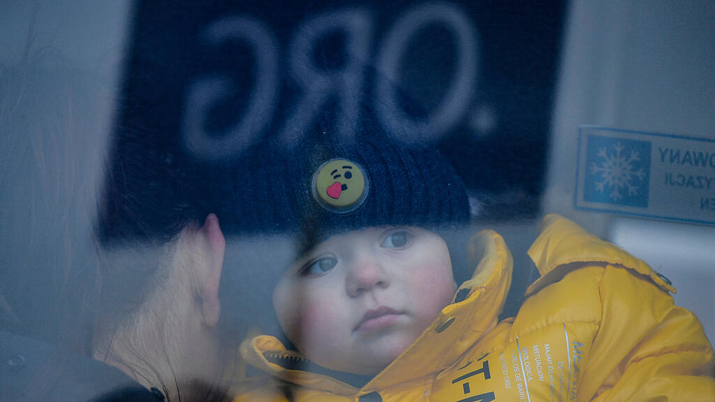 Ukraine-Krieg, Tag 12: Flüchtlinge kommen in Polen an