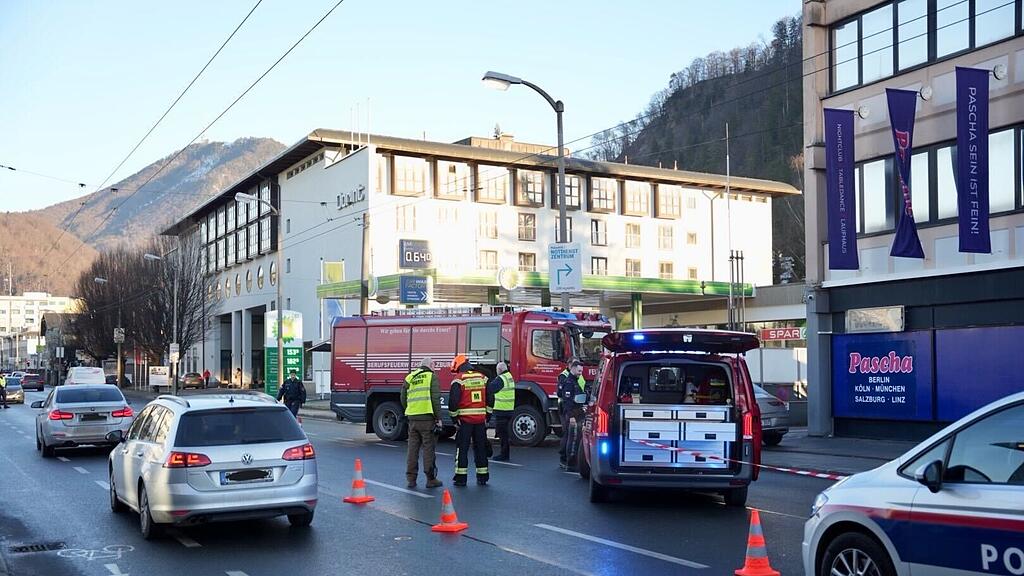 feuerwehrauto gegen pkw